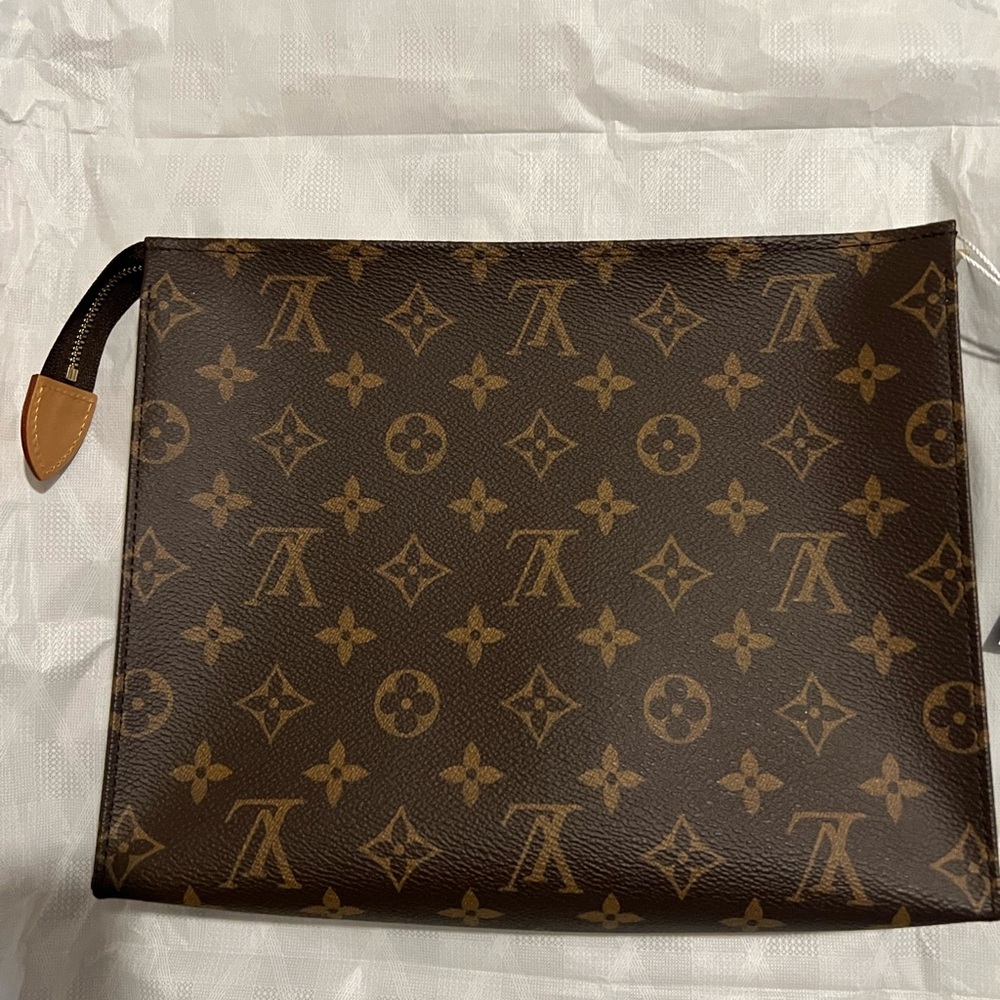 Louis Vuitton Monogram Toiletry 26 Excellent Pre Loved Condition, Barely Used